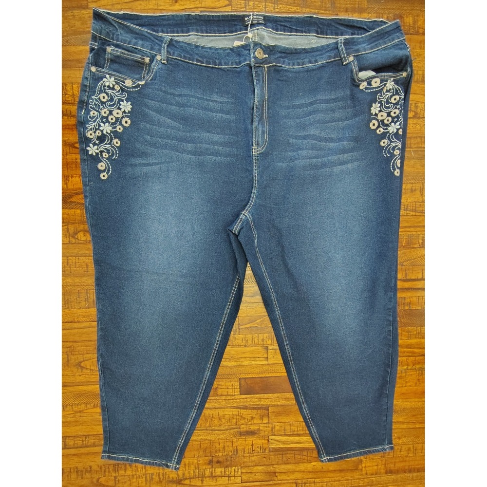 BloomChic‎ Plus Size 30 Floral Embroidered Cropped Jeans Blue Stretch Denim NWT